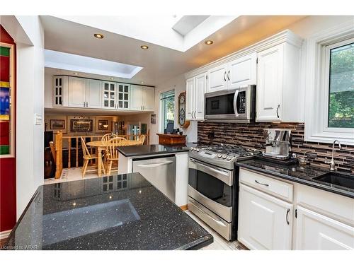 7 Meadowbrook Drive, Kitchener, ON - Indoor Photo Showing Kitchen