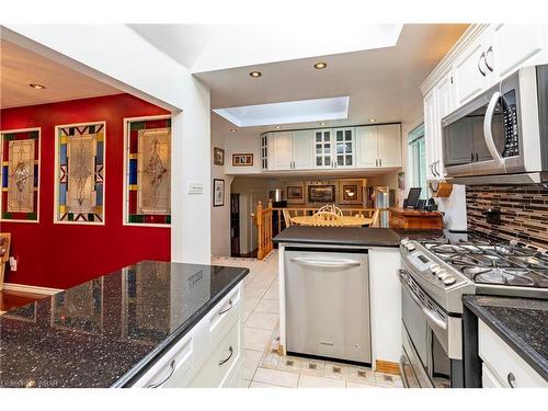 7 Meadowbrook Drive, Kitchener, ON - Indoor Photo Showing Kitchen