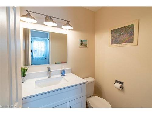 7 Meadowbrook Drive, Kitchener, ON - Indoor Photo Showing Bathroom