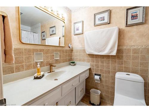 7 Meadowbrook Drive, Kitchener, ON - Indoor Photo Showing Bathroom