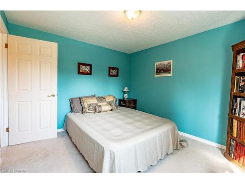 7 Meadowbrook Drive, Kitchener, ON - Indoor Photo Showing Bedroom