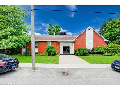 211 Birmingham Street W, Mount Forest, ON 