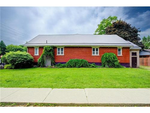 211 Birmingham Street W, Mount Forest, ON 