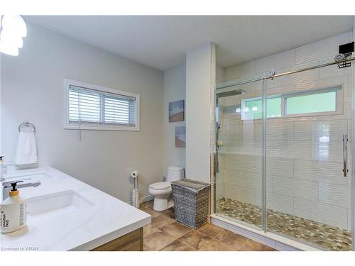 76 Kennedy Road, Breslau, ON - Indoor Photo Showing Bathroom