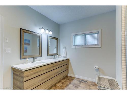 76 Kennedy Road, Breslau, ON - Indoor Photo Showing Bathroom