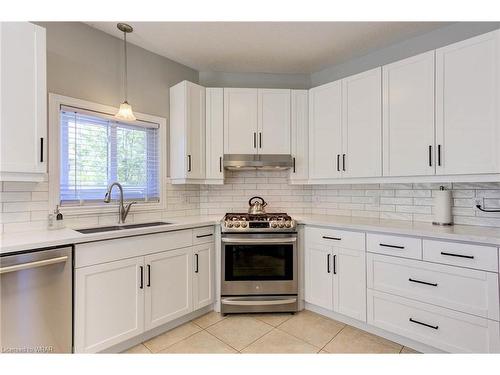76 Kennedy Road, Breslau, ON - Indoor Photo Showing Kitchen With Upgraded Kitchen