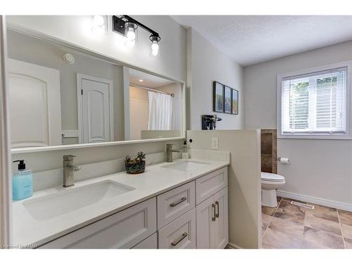 76 Kennedy Road, Breslau, ON - Indoor Photo Showing Bathroom