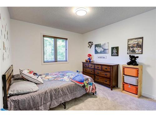76 Kennedy Road, Breslau, ON - Indoor Photo Showing Bedroom
