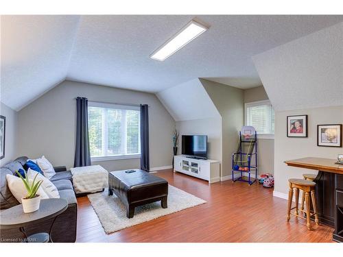 76 Kennedy Road, Breslau, ON - Indoor Photo Showing Living Room