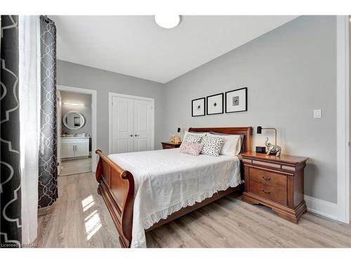 520 Preakness Street, Waterloo, ON - Indoor Photo Showing Bedroom