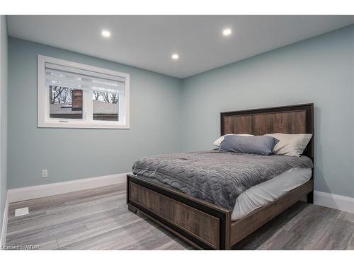 15 Westbrook Place, Cambridge, ON - Indoor Photo Showing Bedroom