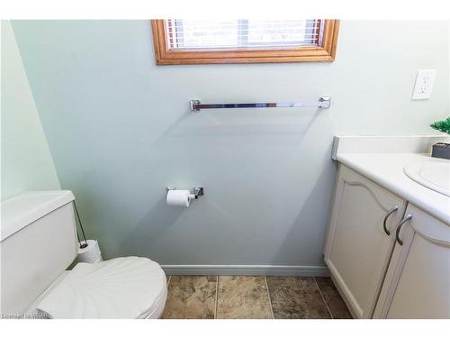 5-169 Bond Street, Ingersoll, ON - Indoor Photo Showing Bathroom