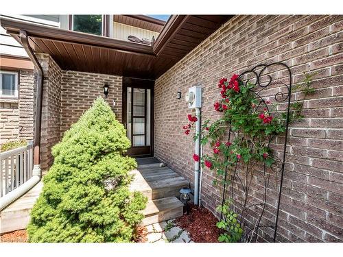 222 Sunset Boulevard, Cambridge, ON - Indoor Photo Showing Kitchen