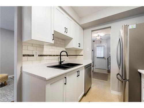 222 Sunset Boulevard, Cambridge, ON - Indoor Photo Showing Kitchen With Double Sink