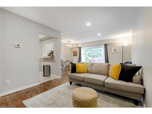 222 Sunset Boulevard, Cambridge, ON - Indoor Photo Showing Dining Room