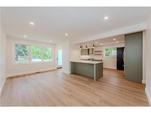 219 Christopher Drive, Cambridge, ON - Indoor Photo Showing Kitchen