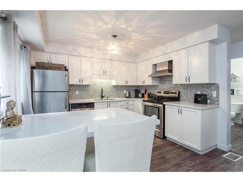 P90-175 David Bergey Drive, Kitchener, ON - Indoor Photo Showing Kitchen With Upgraded Kitchen