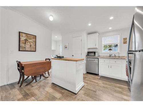 9 Hickory Hollow, Nanticoke, ON - Indoor Photo Showing Kitchen