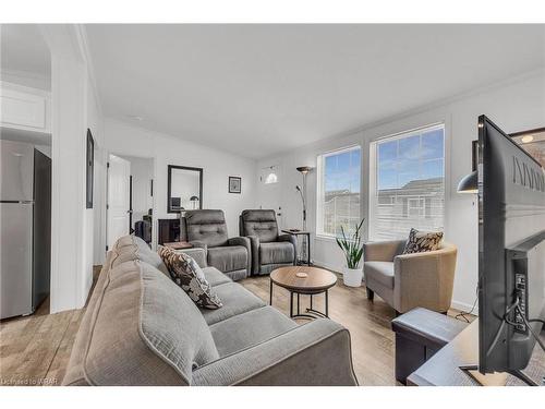 9 Hickory Hollow, Nanticoke, ON - Indoor Photo Showing Living Room