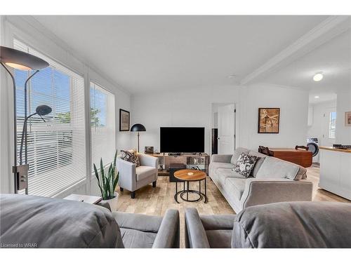 9 Hickory Hollow, Nanticoke, ON - Indoor Photo Showing Living Room