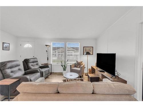 9 Hickory Hollow, Nanticoke, ON - Indoor Photo Showing Living Room