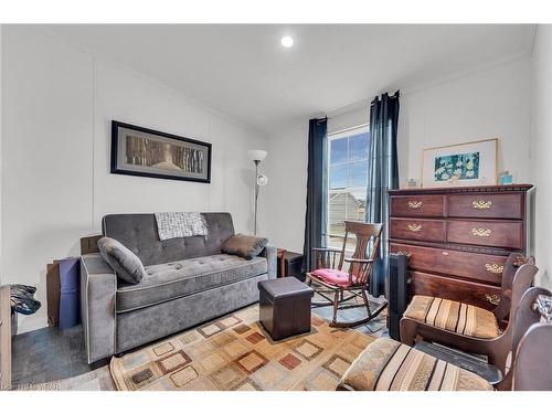 9 Hickory Hollow, Nanticoke, ON - Indoor Photo Showing Living Room