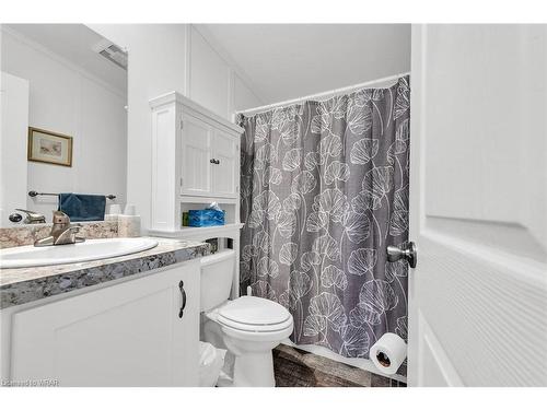 9 Hickory Hollow, Nanticoke, ON - Indoor Photo Showing Bathroom