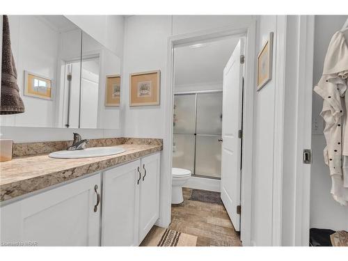 9 Hickory Hollow, Nanticoke, ON - Indoor Photo Showing Bathroom