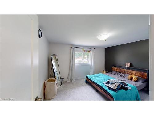 18 Fennell Crescent, London, ON - Indoor Photo Showing Bedroom