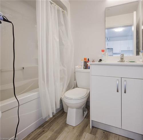 606-269 Sunview Street, Waterloo, ON - Indoor Photo Showing Bathroom
