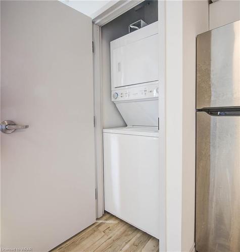606-269 Sunview Street, Waterloo, ON - Indoor Photo Showing Laundry Room