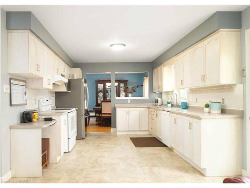 15 Kenley Lane, Cambridge, ON - Indoor Photo Showing Kitchen