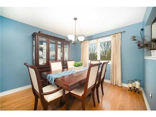 15 Kenley Lane, Cambridge, ON - Indoor Photo Showing Dining Room