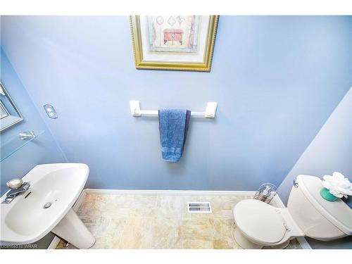 15 Kenley Lane, Cambridge, ON - Indoor Photo Showing Bathroom