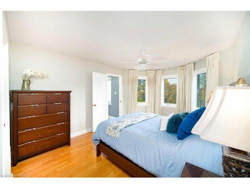 15 Kenley Lane, Cambridge, ON - Indoor Photo Showing Bedroom