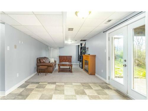 15 Kenley Lane, Cambridge, ON - Indoor Photo Showing Bedroom