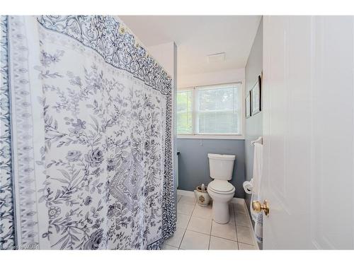 83 Norfolk Avenue, Cambridge, ON - Indoor Photo Showing Bathroom