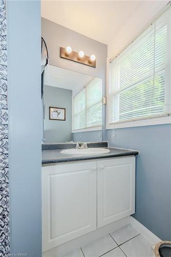 83 Norfolk Avenue, Cambridge, ON - Indoor Photo Showing Bathroom