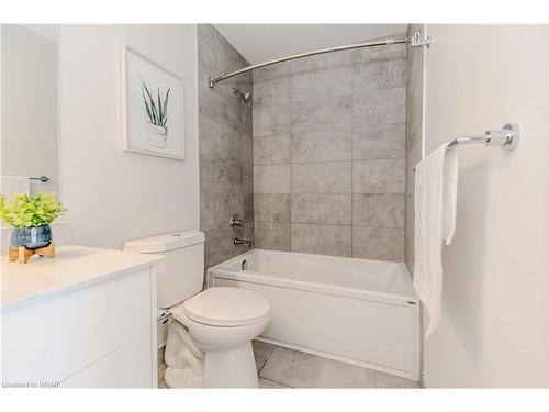 1802-15 Glebe Street, Cambridge, ON - Indoor Photo Showing Bathroom