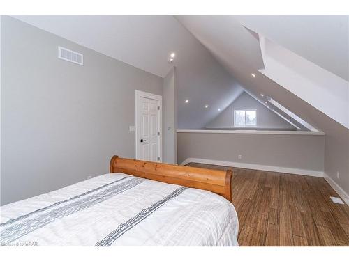 17 Deerhurst Highlands Drive, Huntsville, ON - Indoor Photo Showing Bedroom