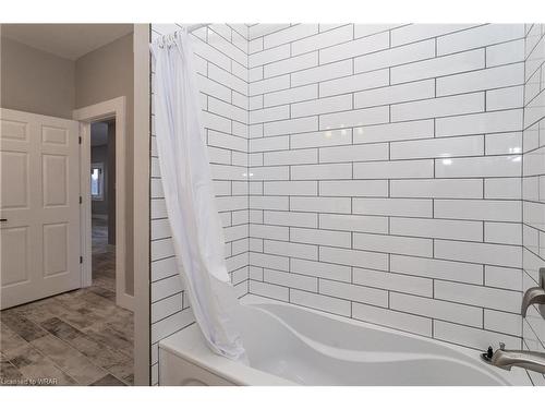 17 Deerhurst Highlands Drive, Huntsville, ON - Indoor Photo Showing Bathroom