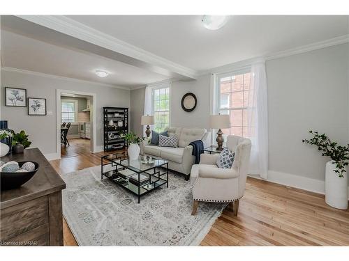 205 Park Street, Kitchener, ON - Indoor Photo Showing Living Room