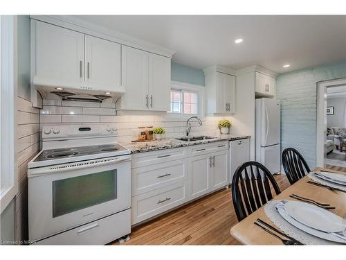 205 Park Street, Kitchener, ON - Indoor Photo Showing Kitchen