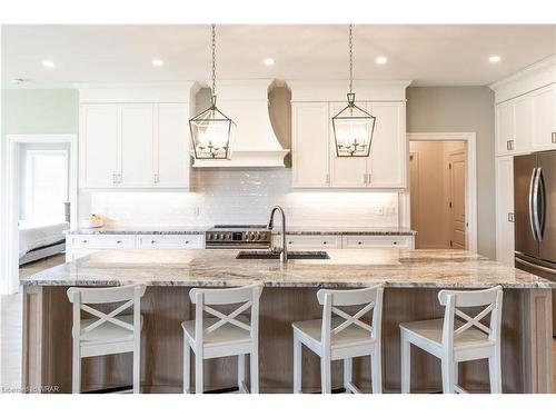 21 Hudson Drive, Brantford, ON - Indoor Photo Showing Kitchen With Upgraded Kitchen