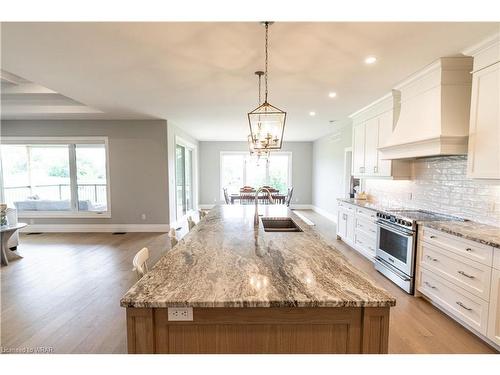 21 Hudson Drive, Brantford, ON - Indoor Photo Showing Kitchen With Upgraded Kitchen