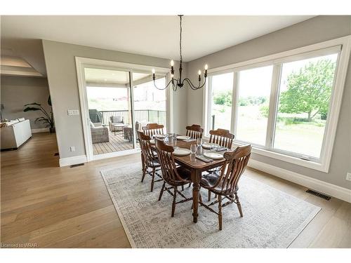 21 Hudson Drive, Brantford, ON - Indoor Photo Showing Dining Room