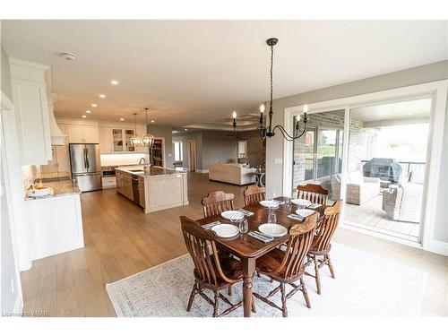 21 Hudson Drive, Brantford, ON - Indoor Photo Showing Dining Room