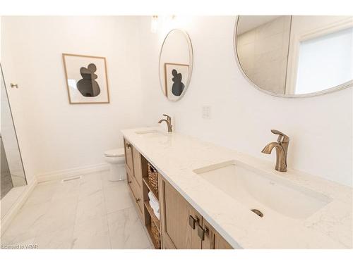 21 Hudson Drive, Brantford, ON - Indoor Photo Showing Bathroom