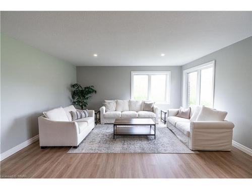 21 Hudson Drive, Brantford, ON - Indoor Photo Showing Living Room