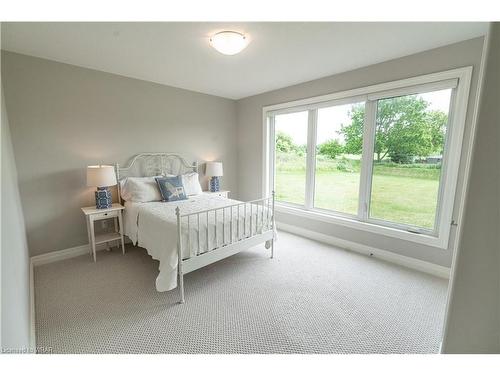 21 Hudson Drive, Brantford, ON - Indoor Photo Showing Bedroom